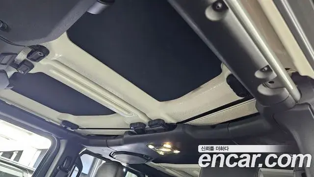 Jeep Wrangler 2023 — Photo 16/20