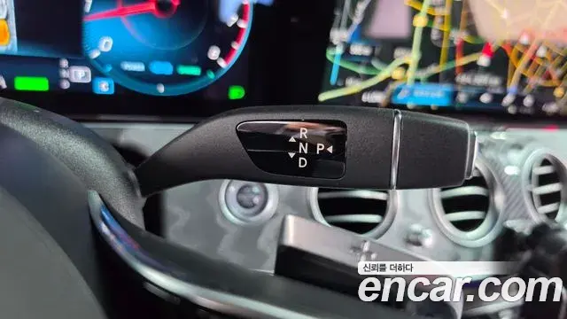 Mercedes-Benz E-Class 2022 — Photo 9/20