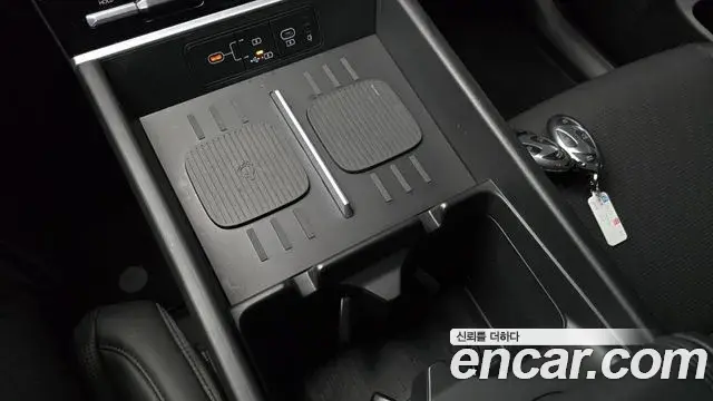 Hyundai Santa Fe 2025 — Photo 18/20