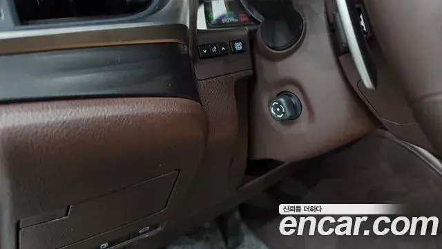 Lexus ES300h 2019 — Photo 19/20