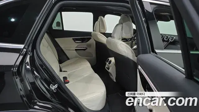 Mercedes-Benz GLC-Class 2026 — Photo 11/20