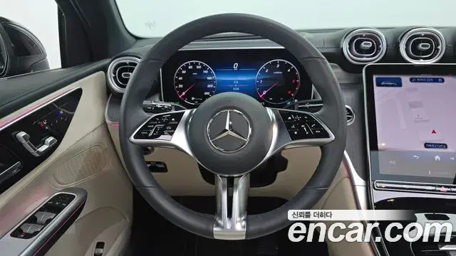 Mercedes-Benz GLC-Class 2026 — Photo 13/20