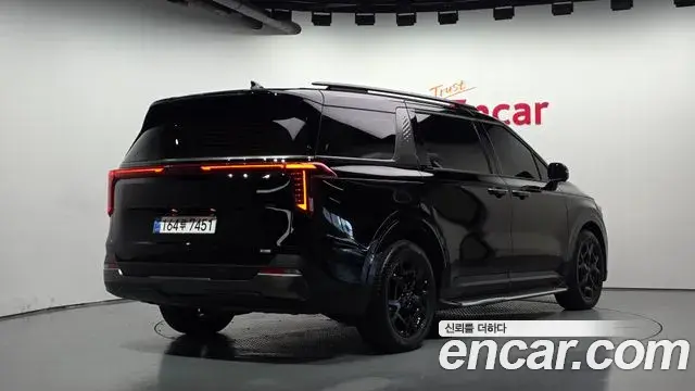 Kia Carnival 2025 — Photo 2/20