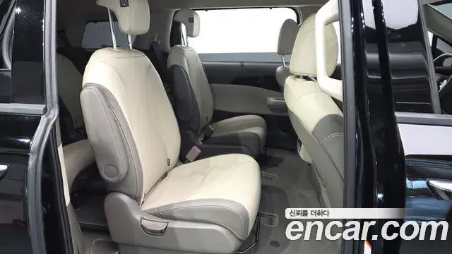 Kia Carnival 2025 — Photo 11/20