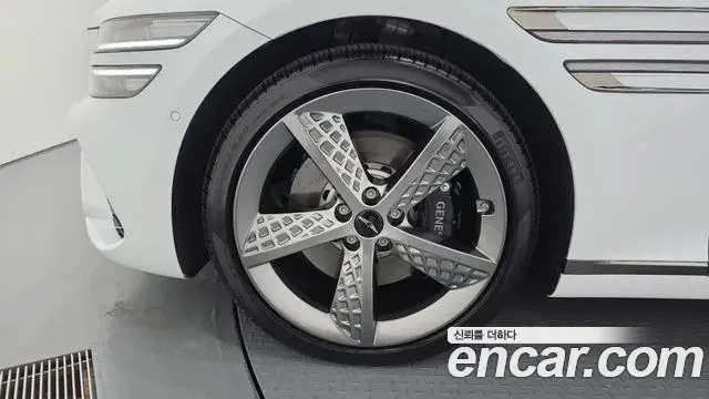 Genesis Electrified G80 2025 — Photo 5/20