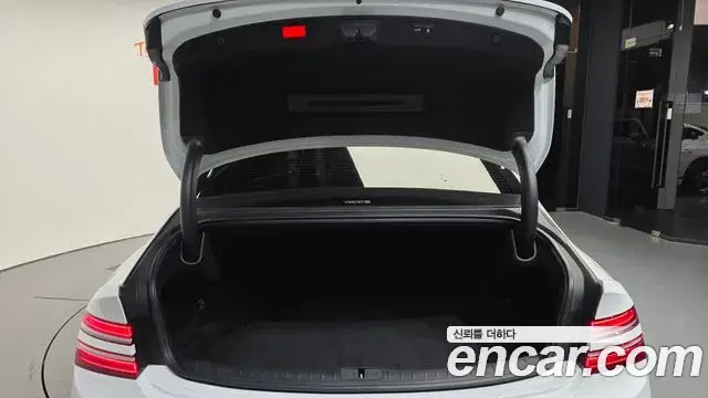 Genesis Electrified G80 2025 — Photo 20/20