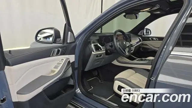 BMW X7 2023 — Photo 8/20