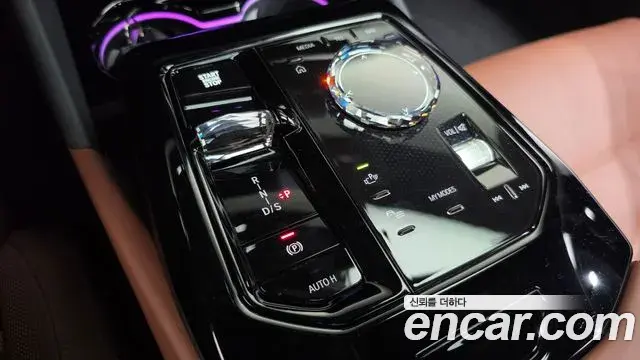 BMW 5 Series 2025 — Photo 7/20