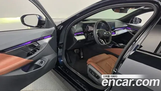 BMW 5 Series 2025 — Photo 8/20