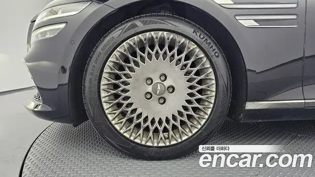 Genesis Electrified G80 2020 — Photo 5/20