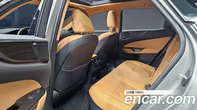 Lexus NX350h 2025 — ფოტო 8/20
