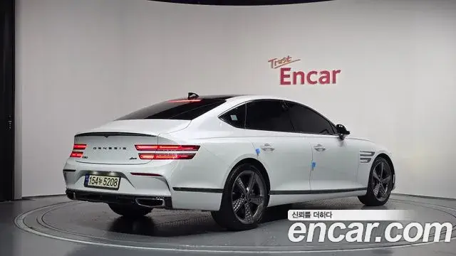 Genesis Electrified G80 2022 — Photo 2/20