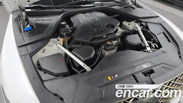 Genesis Electrified G80 2022 — Photo 6/20