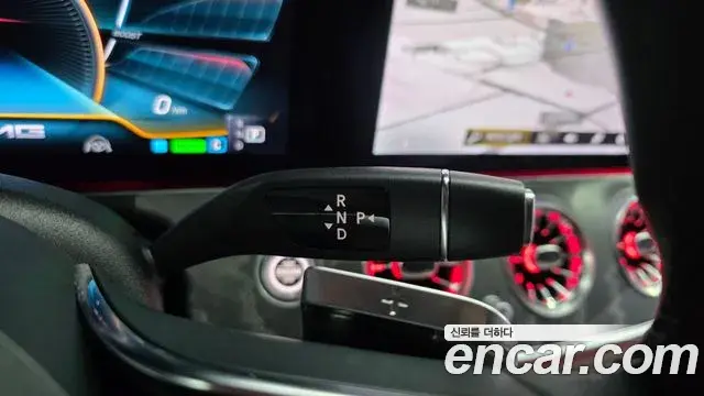 Mercedes-Benz E-Class 2022 — Photo 11/20
