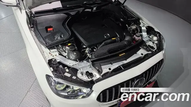 Mercedes-Benz E-Class 2022 — Photo 20/20