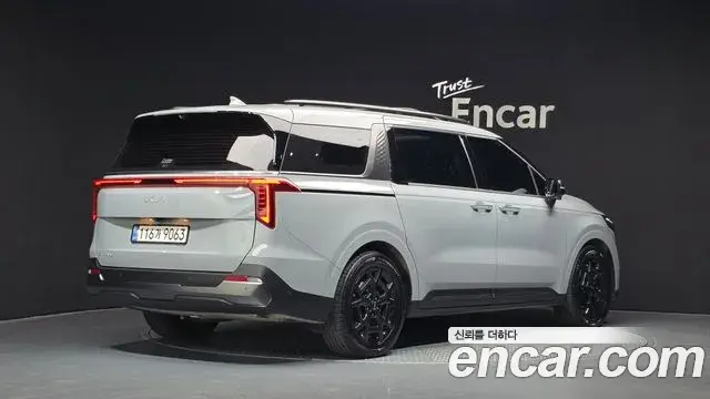Kia Carnival 2024 — Photo 2/20