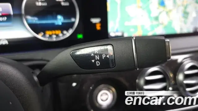 Mercedes-Benz S-Class 2020 — Photo 9/20