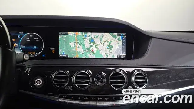 Mercedes-Benz S-Class 2020 — Photo 14/20