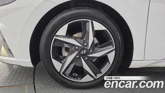 Hyundai Avante 2020 — ფოტო 5/20