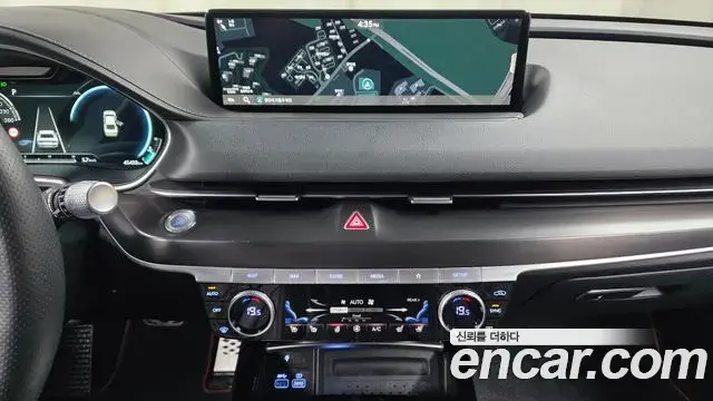 Genesis Electrified G80 2022 — Şəkil 14/20