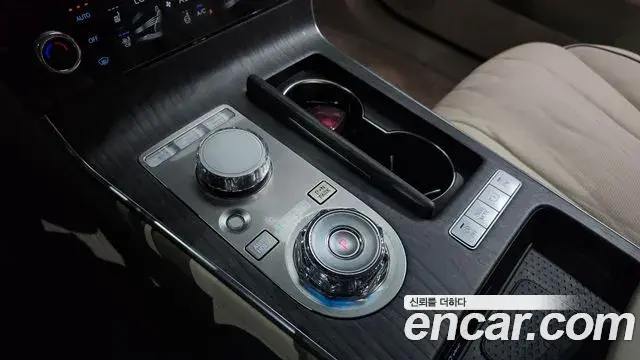 Genesis Electrified G80 2024 — Photo 9/20