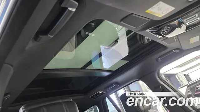 Land Rover Range Rover 2019 — Photo 17/20