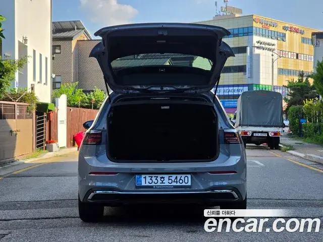 Volkswagen Golf 2026 — Photo 8/20