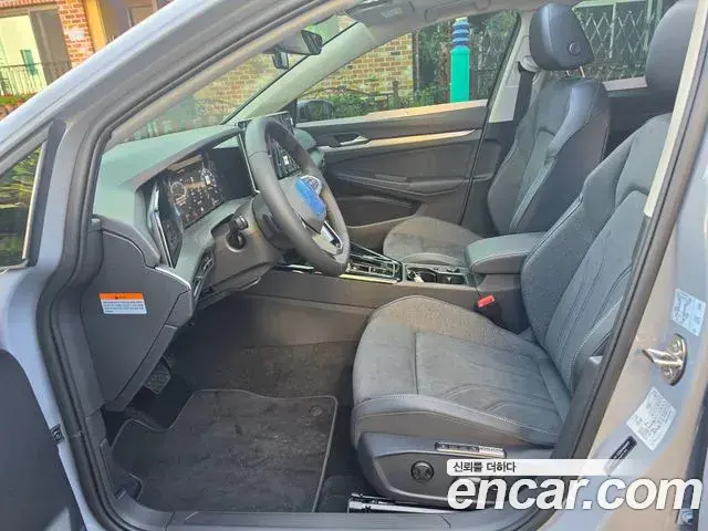 Volkswagen Golf 2026 — Photo 15/20