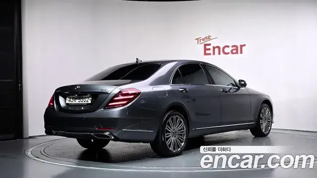 Mercedes-Benz S-Class 2019 — Photo 2/20