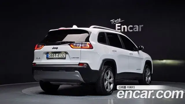 Jeep Cherokee 2020 — Фото 2/20