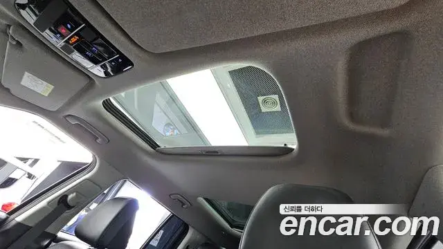 Hyundai Santa Fe 2023 — Photo 18/20