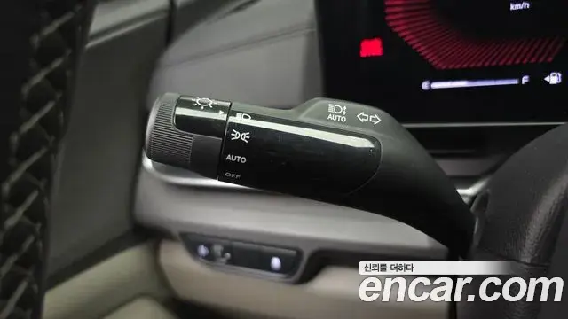 Kia Carnival 2025 — Фото 18/20