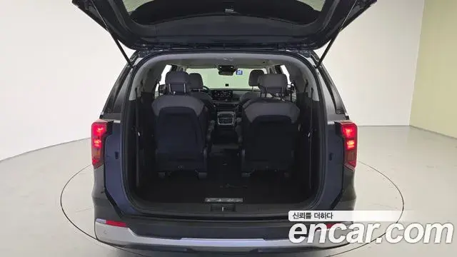 Kia Carnival 2025 — Фото 20/20