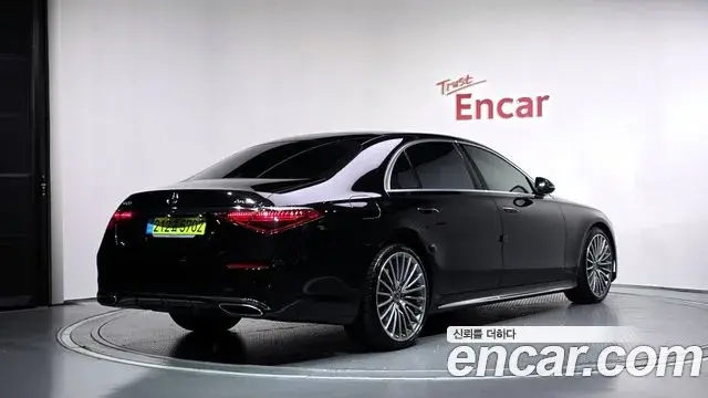 Mercedes-Benz S-Class 2025 — Photo 2/20