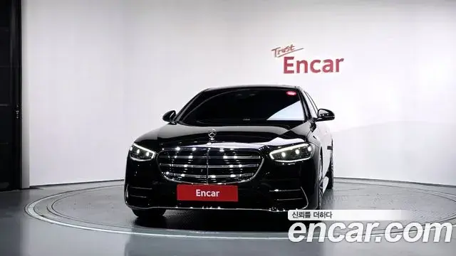 Mercedes-Benz S-Class 2025 — Photo 3/20