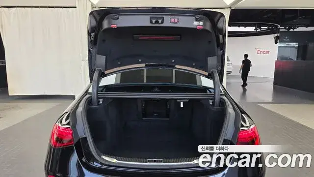 Mercedes-Benz S-Class 2025 — Photo 20/20