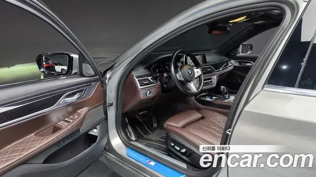 BMW 7 Series 2020 — Photo 9/20