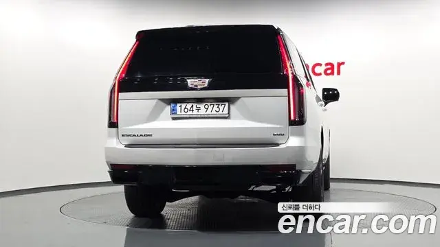 Cadillac Escalade 2024 — Photo 8/35