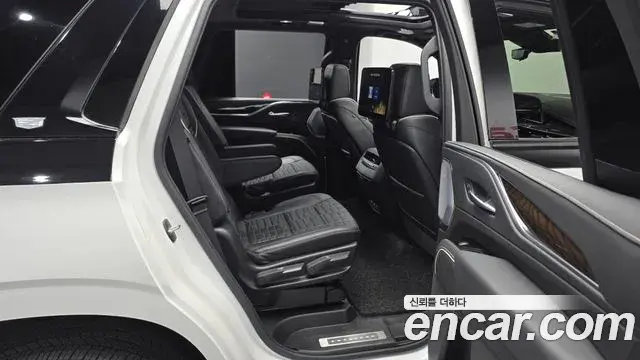 Cadillac Escalade 2024 — Photo 12/35