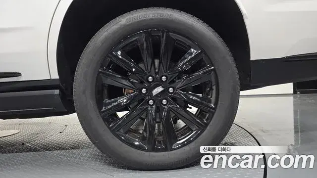 Cadillac Escalade 2024 — Photo 11/35
