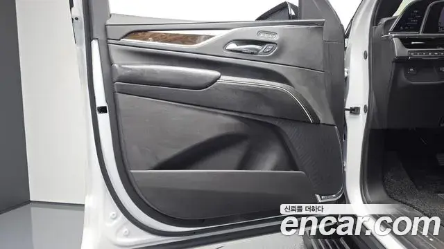 Cadillac Escalade 2024 — Photo 26/35