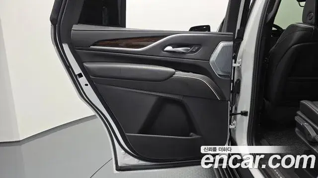 Cadillac Escalade 2024 — Photo 16/35