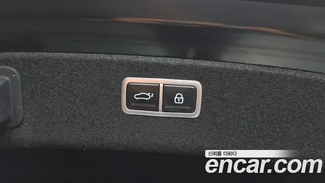 Genesis Electrified G80 2020 — Photo 16/20