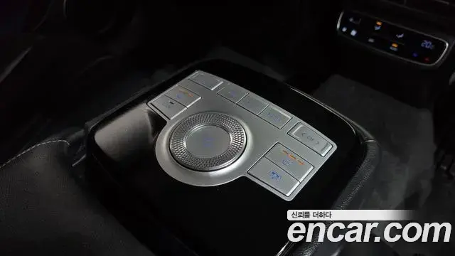 Genesis Electrified G80 2020 — Photo 18/20