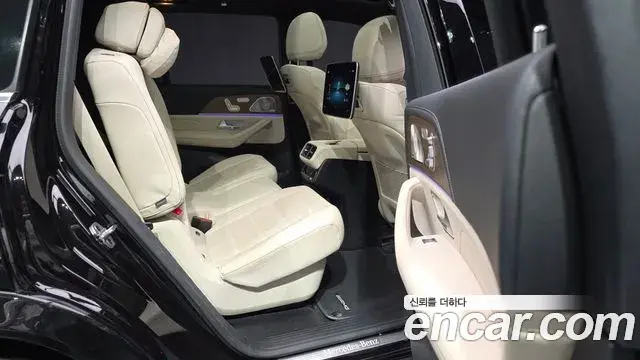 Mercedes-Benz GLS-Class 2021 — Photo 12/20