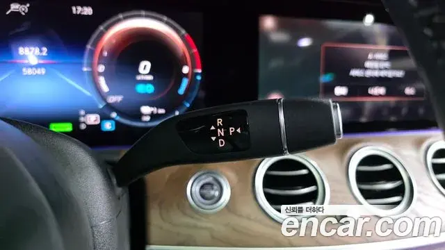 Mercedes-Benz E-Class 2021 — Şəkil 9/20