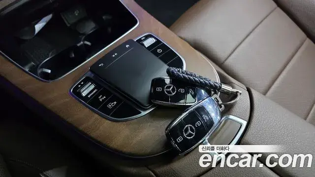 Mercedes-Benz E-Class 2021 — Şəkil 17/20
