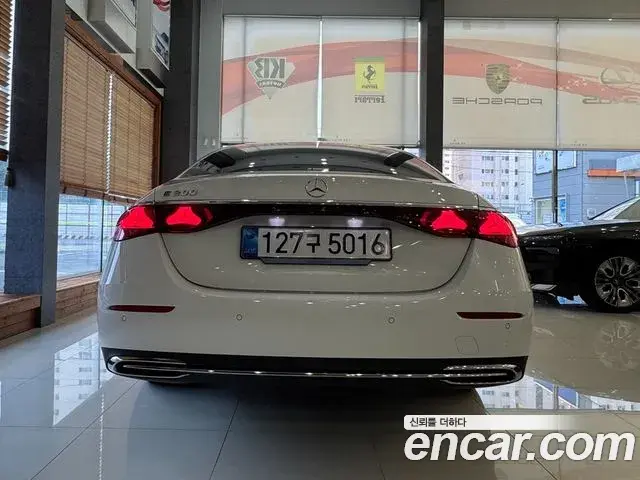 Mercedes-Benz E-Class 2025 — Photo 3/20