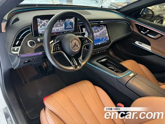 Mercedes-Benz E-Class 2025 — Photo 10/20