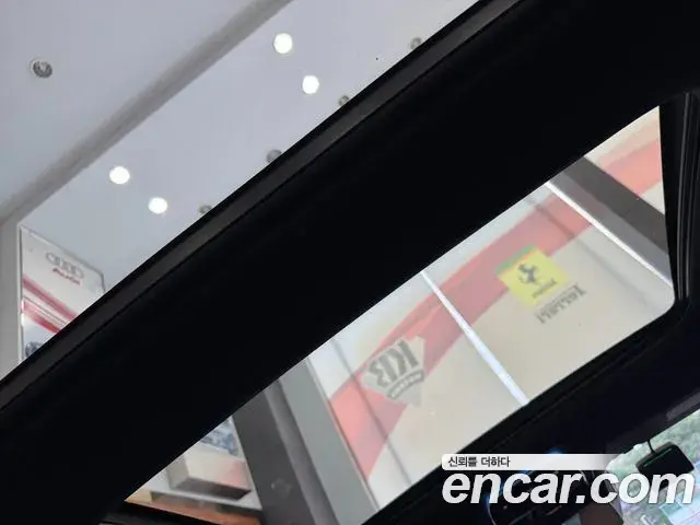 Mercedes-Benz E-Class 2025 — Photo 13/20